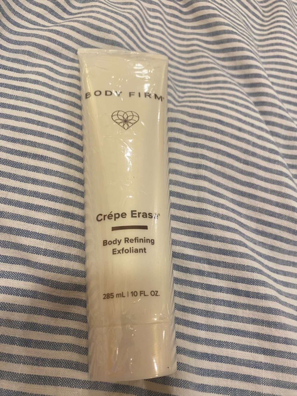 Body Firm Crêpe Eraser Body Refining Exfoliant - White